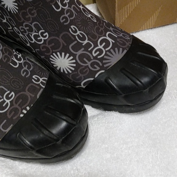 Ugg Rain Boots - Picture 4 of 16